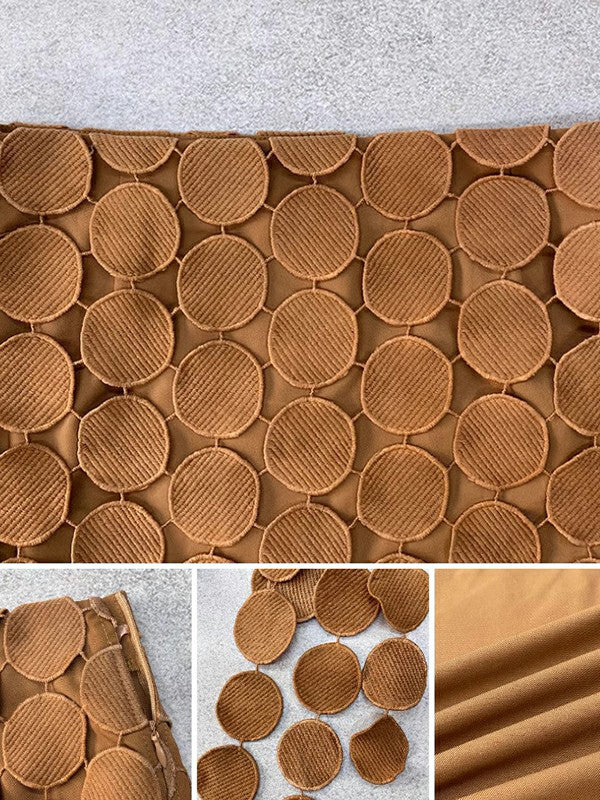Jupe moulante taille haute, à empiècements, à pompons, couleur unie