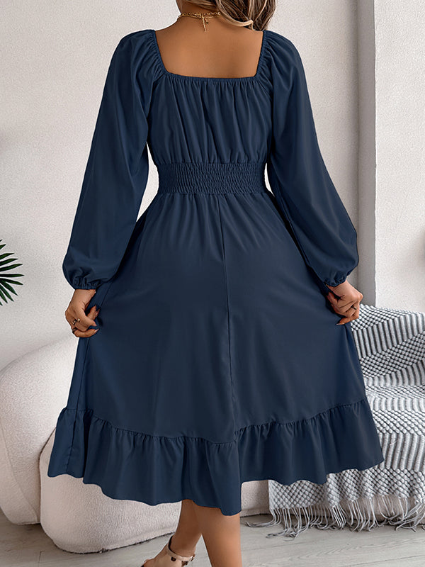 Robe mi-longue plissée volantée coupe trapèze, à taille élastique, à col carré, couleur unie