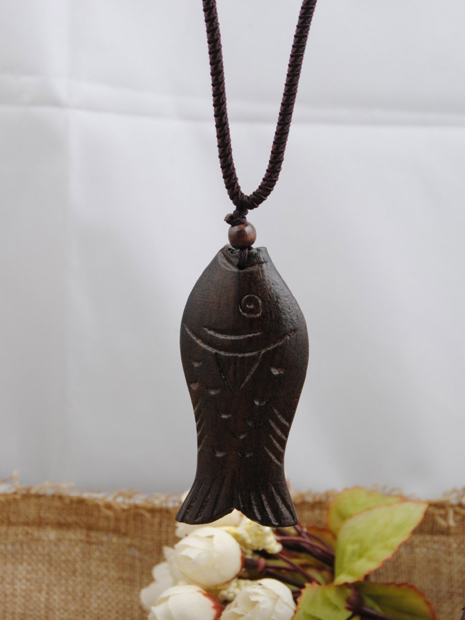 Collier de poisson en bois national naturel