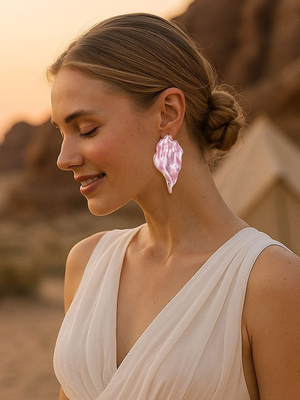 Boucles d'oreilles plissées à coupe irrégulière, à imprimé feuilles