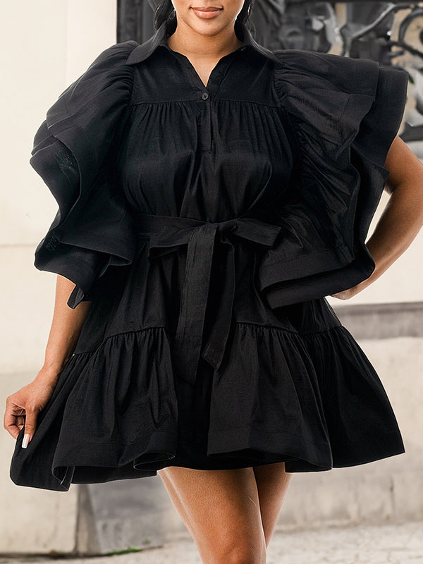Robe courte boutonnée plissée volantée coupe trapèze, taille haute, à taille nouée, à col revers, couleur unie