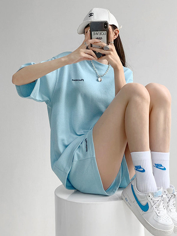 Ensemble deux pièces T-Shirt à manches courtes et col rond fendu + Short à taille élastique