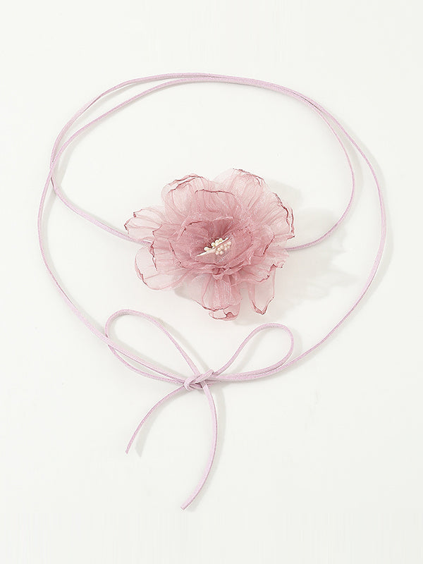 Collier délicat en forme de fleur, en gaze