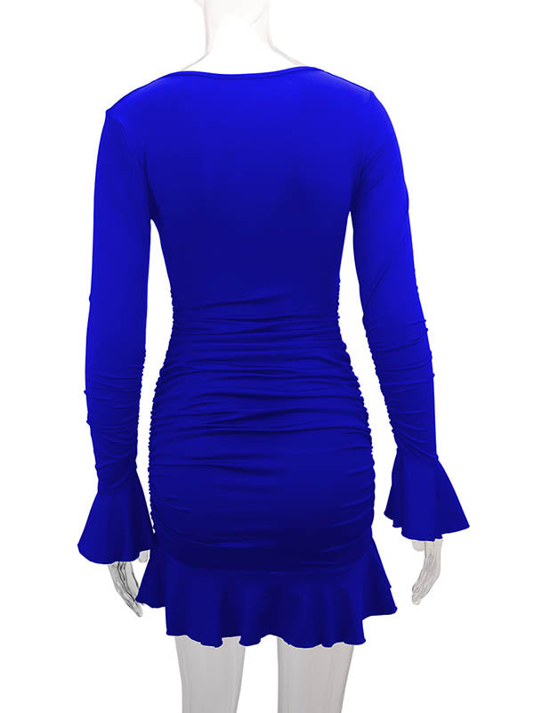 Robe mi-longue moulante plissée volantée à taille élastique, à empiècements, à col en V, couleur unie