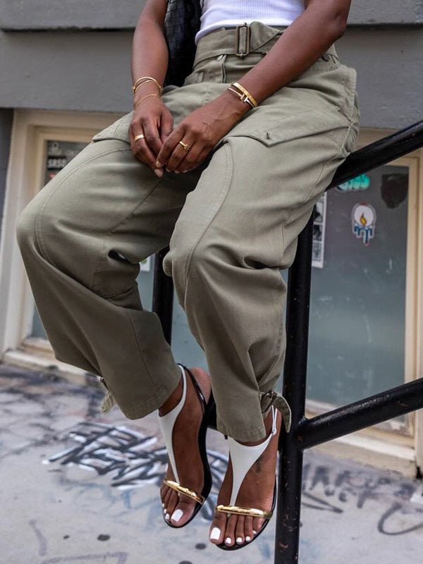 Pantalon ample à boucle, à empiècements, couleur unie