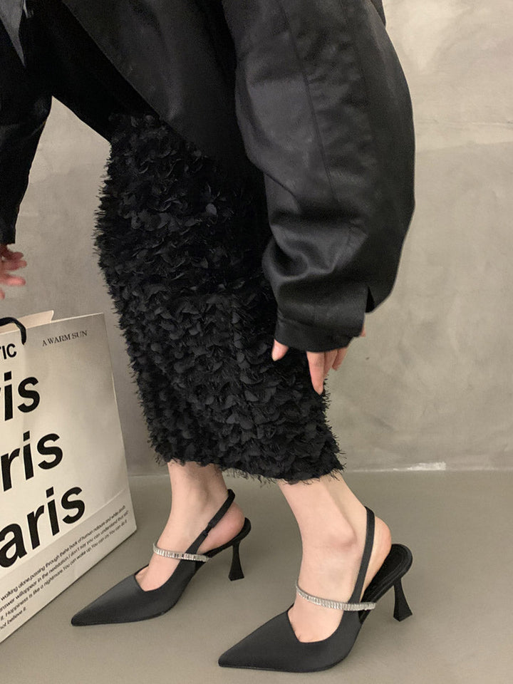 Escarpins brillants avec ceinture, à bout pointu