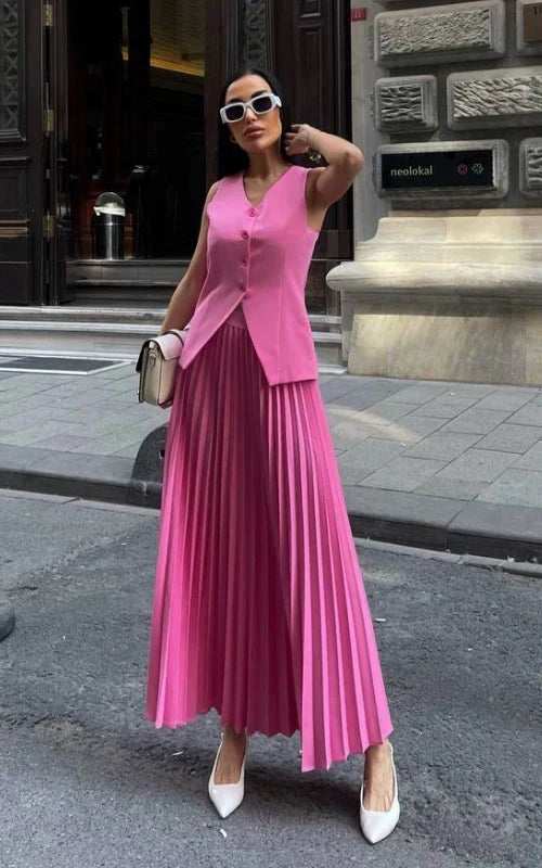 Ensemble top sans manches et jupe plissée pour femmes avec décolleté en V et patte de boutonnage