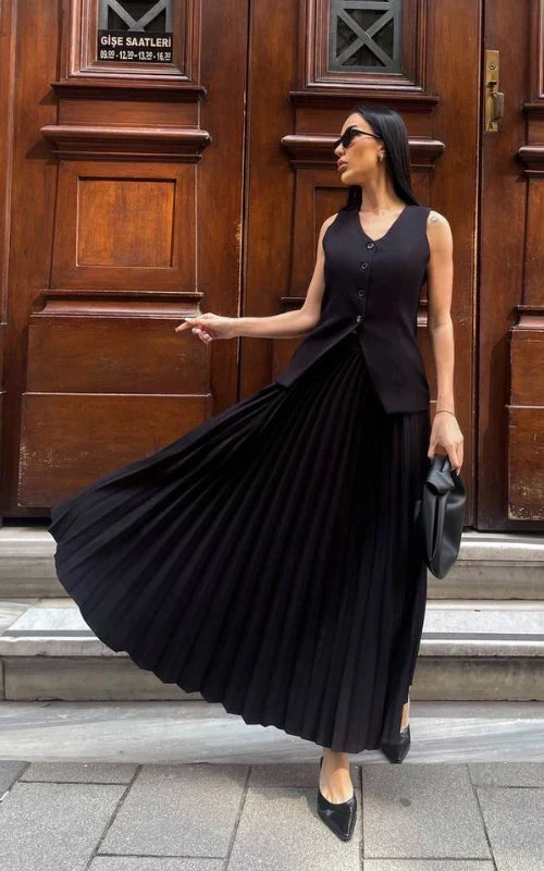 Ensemble top sans manches et jupe plissée pour femmes avec décolleté en V et patte de boutonnage