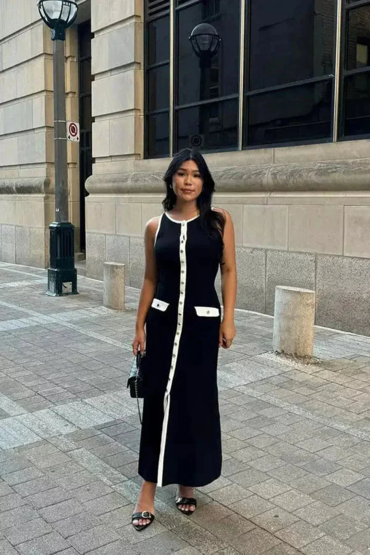 Robe midi sans manches pour femmes avec col rond, patte de boutonnage, poches à rabat et finition contrastante