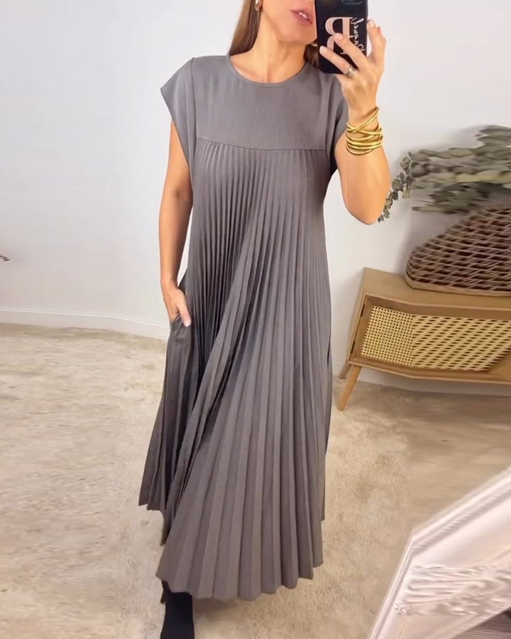 Robe maxi plissée sans manches pour femmes avec col rond et poche latérale