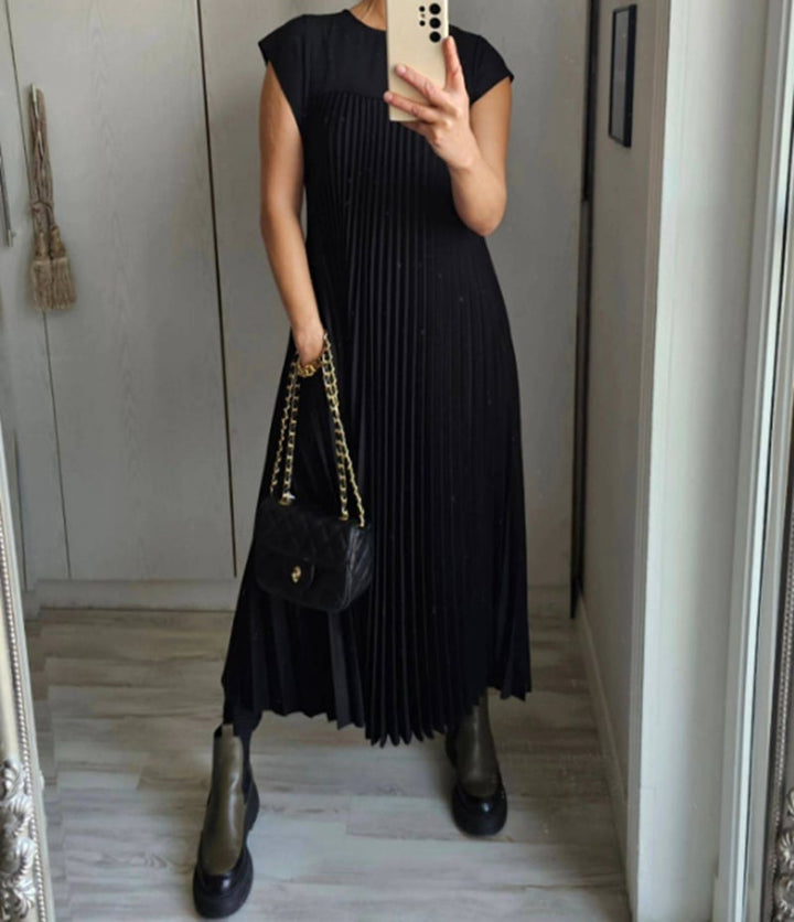 Robe maxi plissée sans manches pour femmes avec col rond et poche latérale