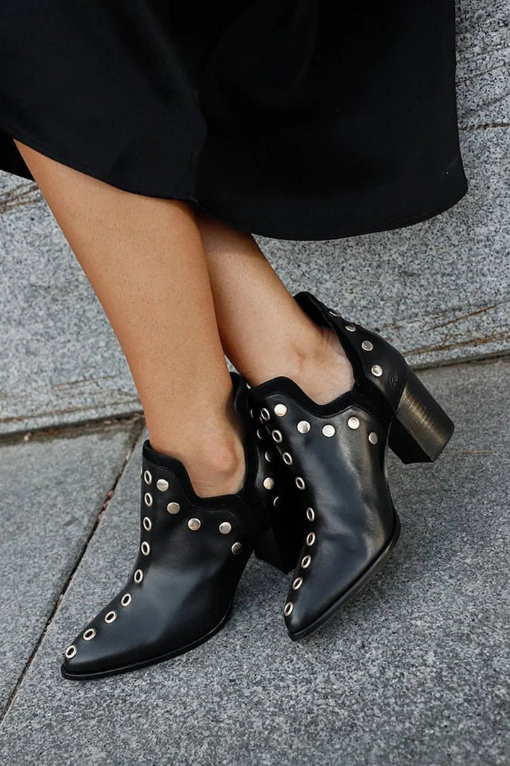 Charlotte | Bottines pour femmes noires à talon bloc avec pointes et clous
