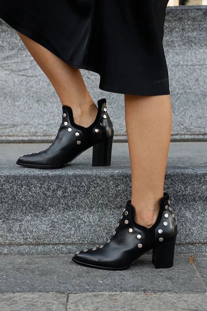 Charlotte | Bottines pour femmes noires à talon bloc avec pointes et clous