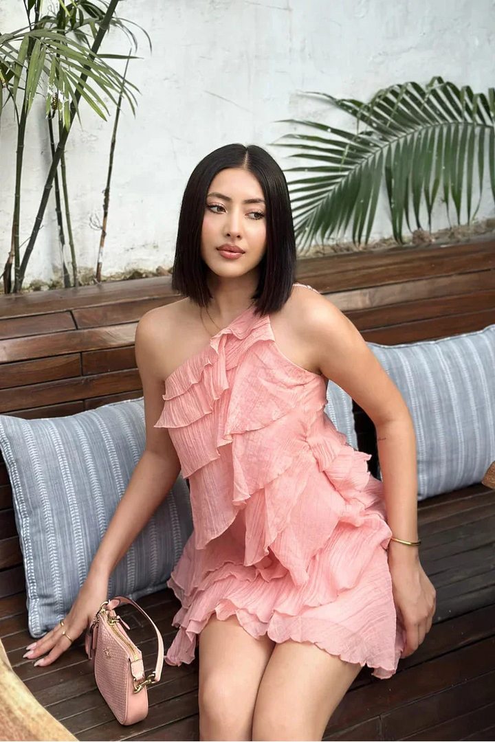Robe Mini Asymétrique pour Femmes avec Volants et Bretelles Fines
