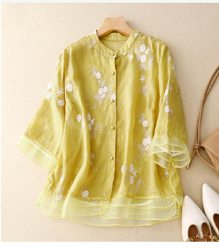 Blouse en Tissu Brodée pour Femmes avec Col Rond et Boutonnage Complet et Ourlet Transparent en Volants