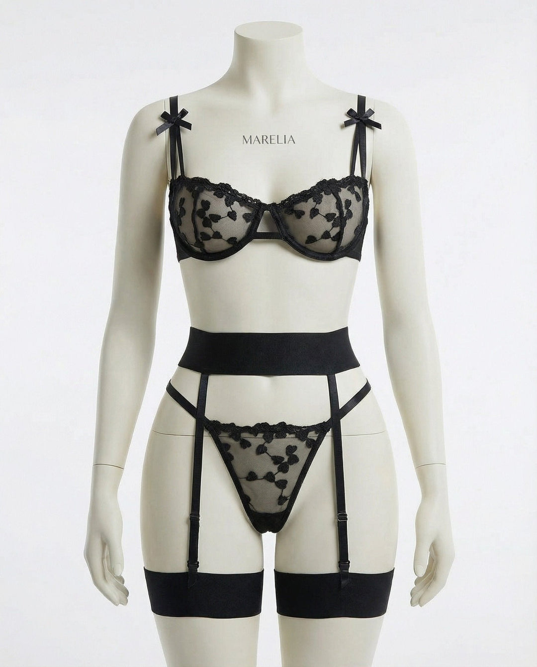 Emilia | Ensemble de lingerie en mesh brodé pour femmes avec porte-jarretelles