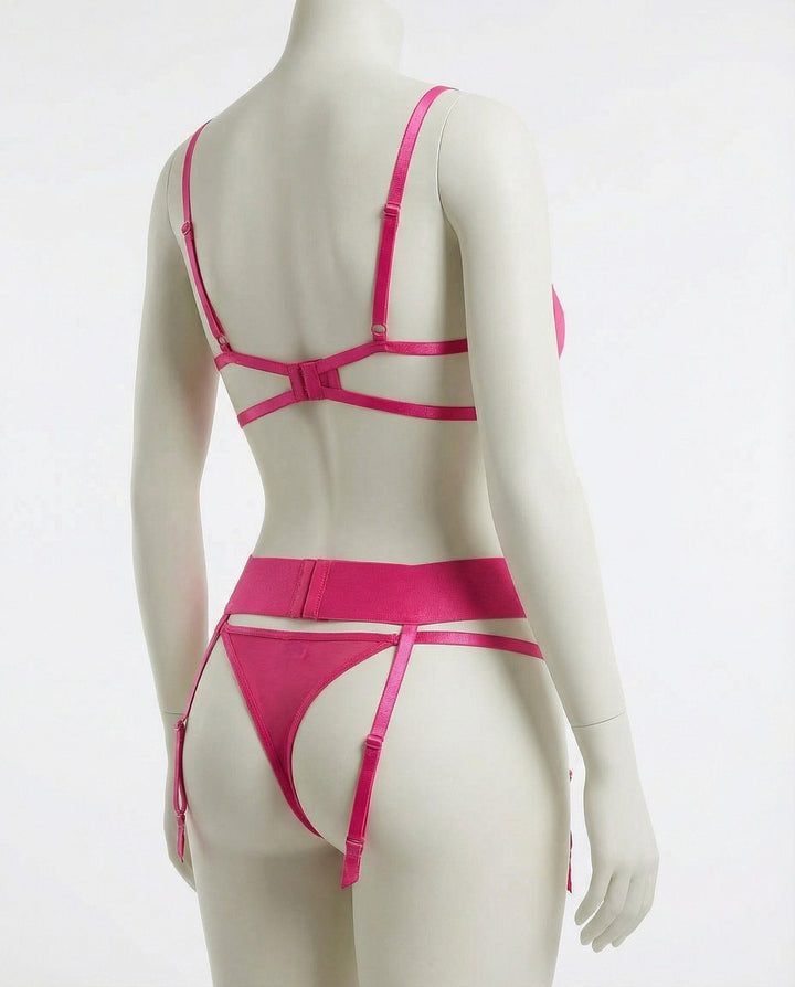 Emilia | Ensemble de lingerie en mesh brodé pour femmes avec porte-jarretelles