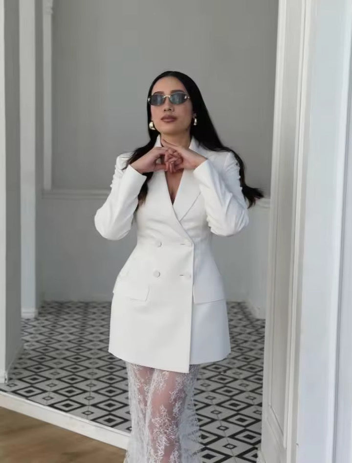 Ensemble Blazer et Jupe en Dentelle pour Femmes avec Col Cranté et Boutonnage Double