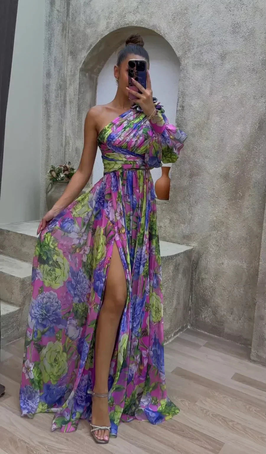 Robe maxi à épaule unique pour femme avec manches bouffantes et fente latérale à motif floral
