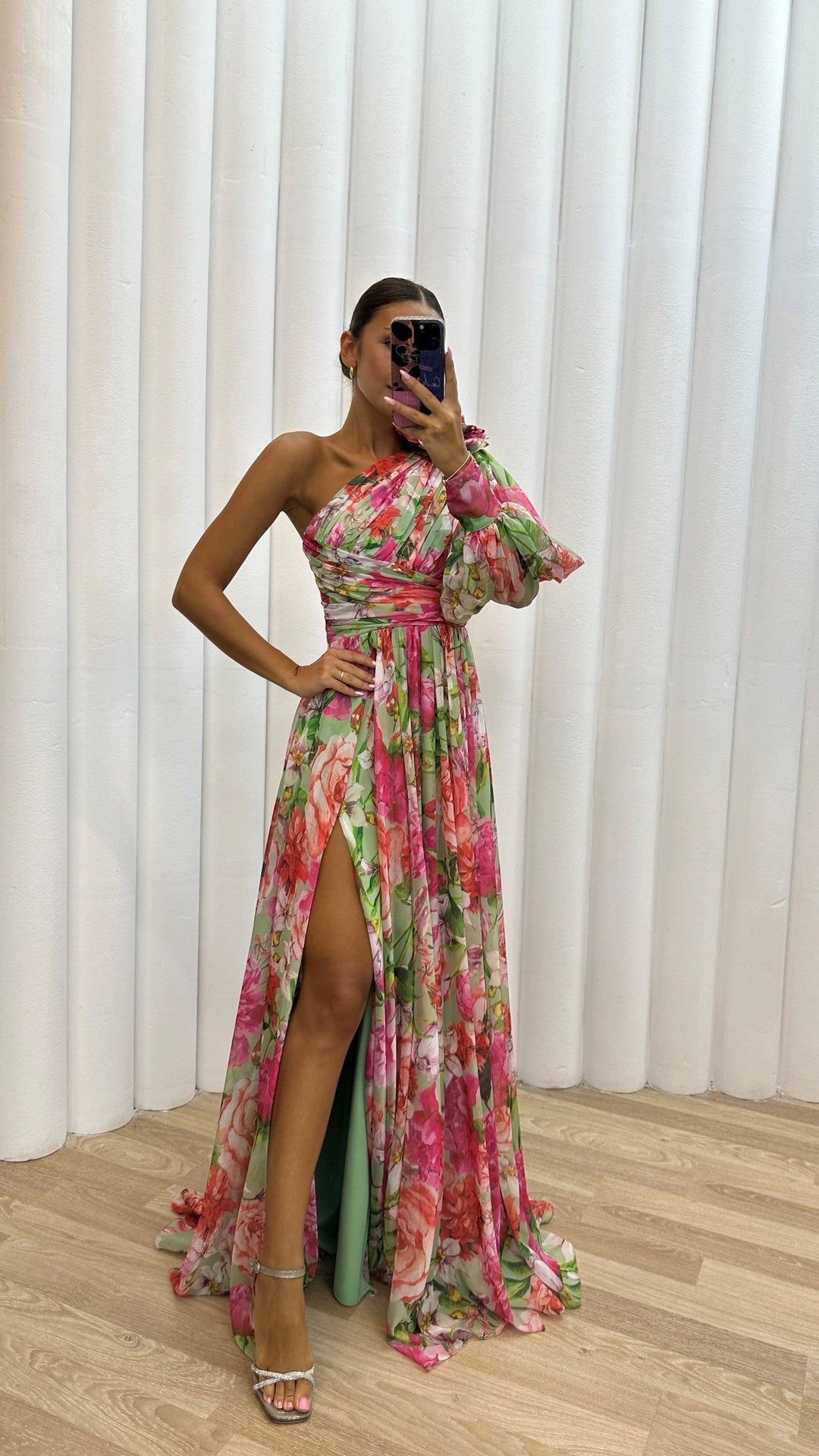 Robe maxi à épaule unique pour femme avec manches bouffantes et fente latérale à motif floral