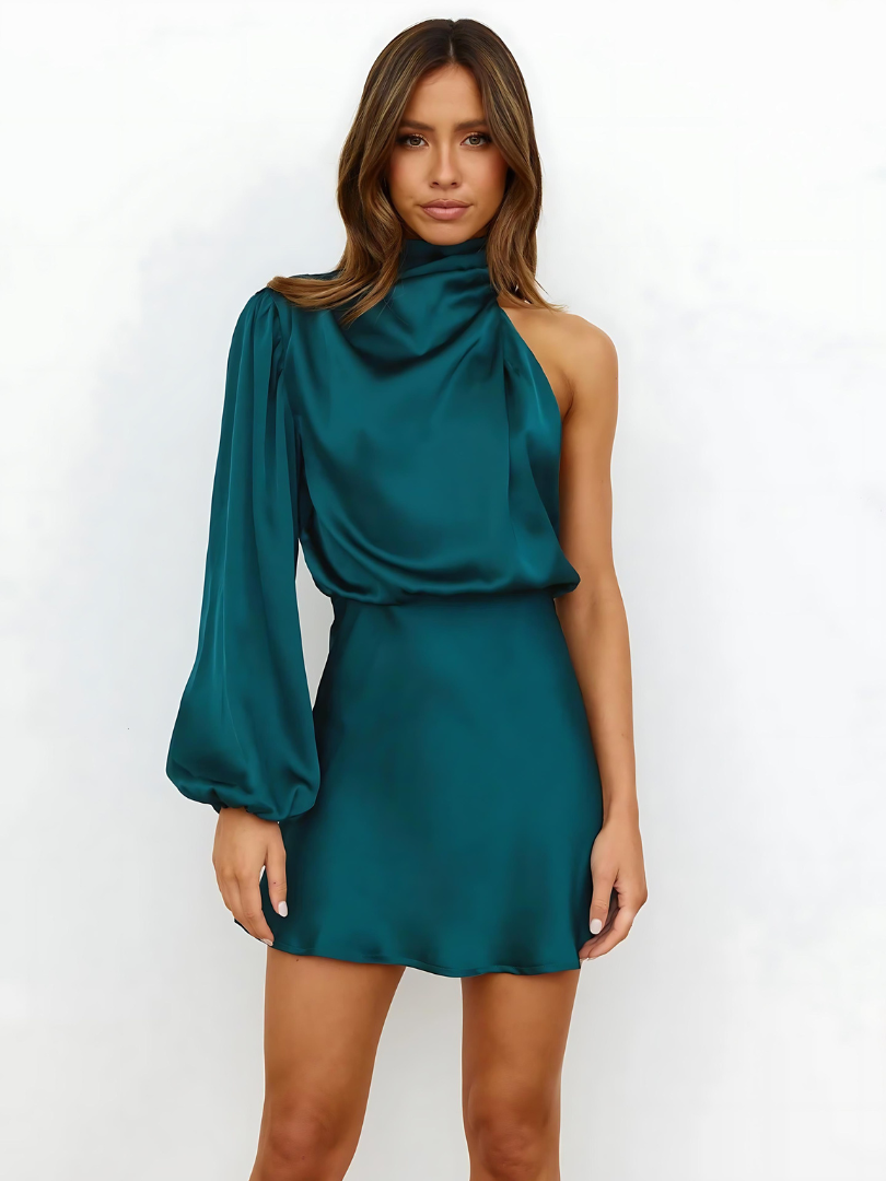 Robe mini à épaule dénudée pour femmes avec manches longues et décolleté drapé