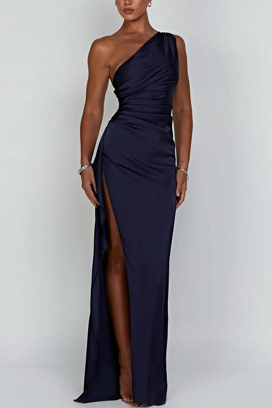 Robe maxi à épaule unique pour femmes avec fente latérale et fronces à la taille