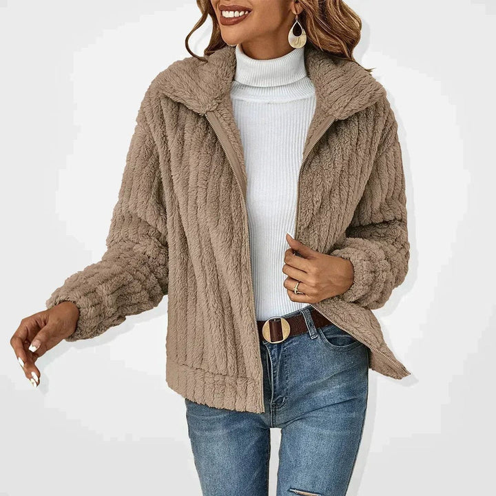 Frieda | Cardigan à fermeture éclair oversized en peluche pour femmes