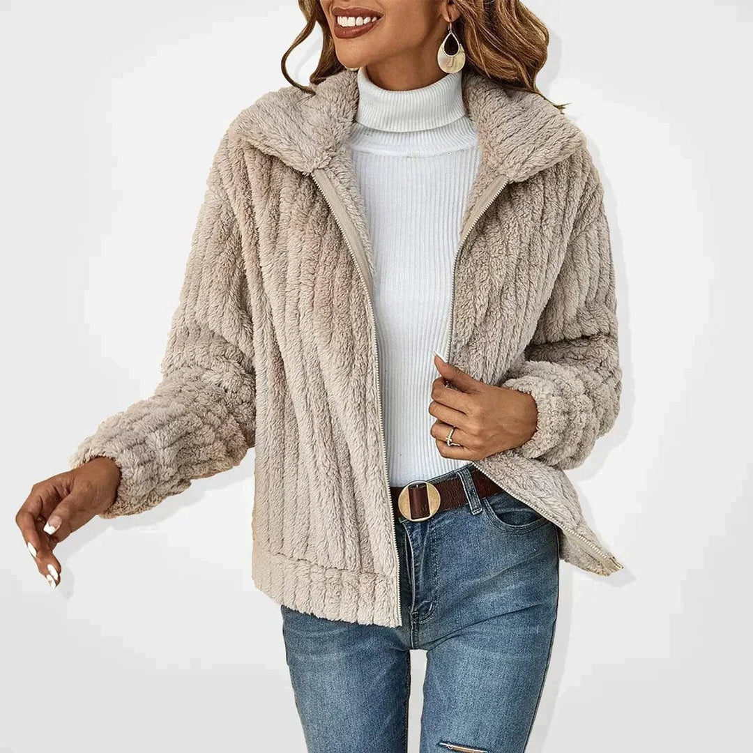 Frieda | Cardigan à fermeture éclair oversized en peluche pour femmes