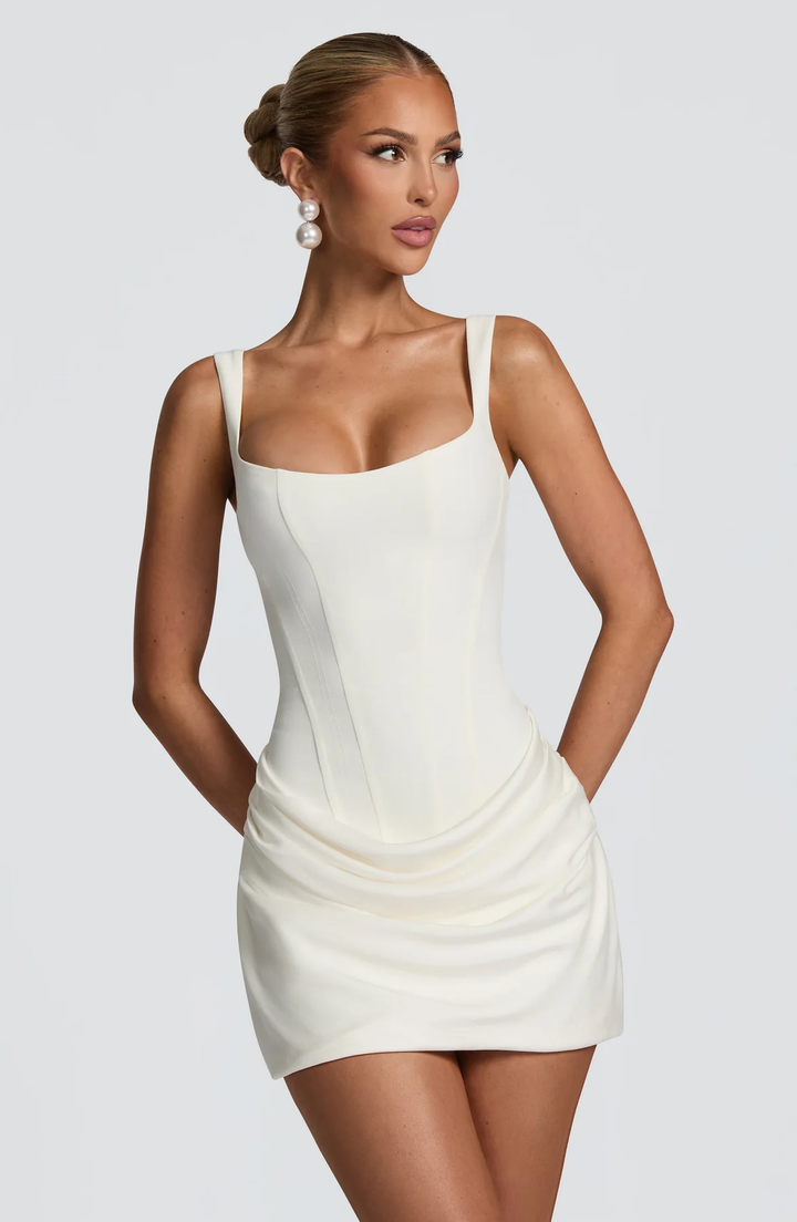 Robe Mini Femme Froncée avec Décolleté Carré et Bretelles Larges