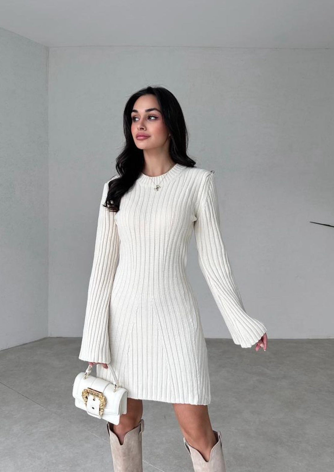 Robe en tricot côtelé pour femmes avec col rond et manches longues