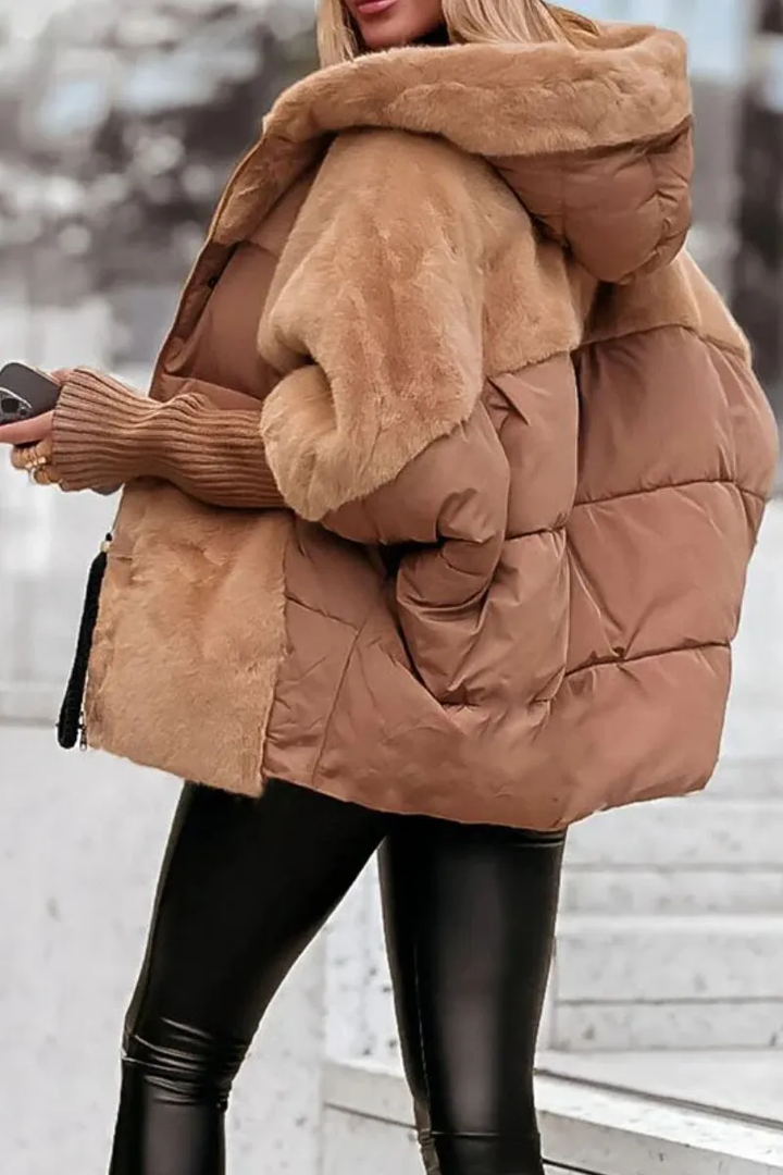 Veste d'hiver matelassée pour femmes avec capuche et inserts en peluche
