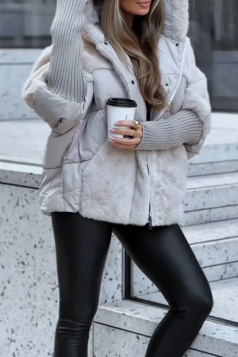 Veste d'hiver matelassée pour femmes avec capuche et inserts en peluche