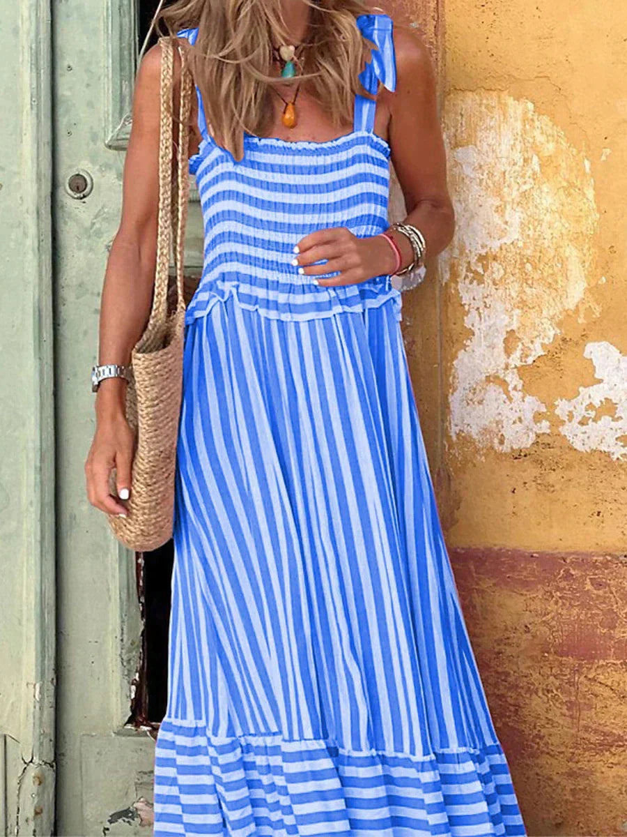 Robe maxi rayée pour femmes avec bretelles à nouer et haut froncé avec jupe à volants