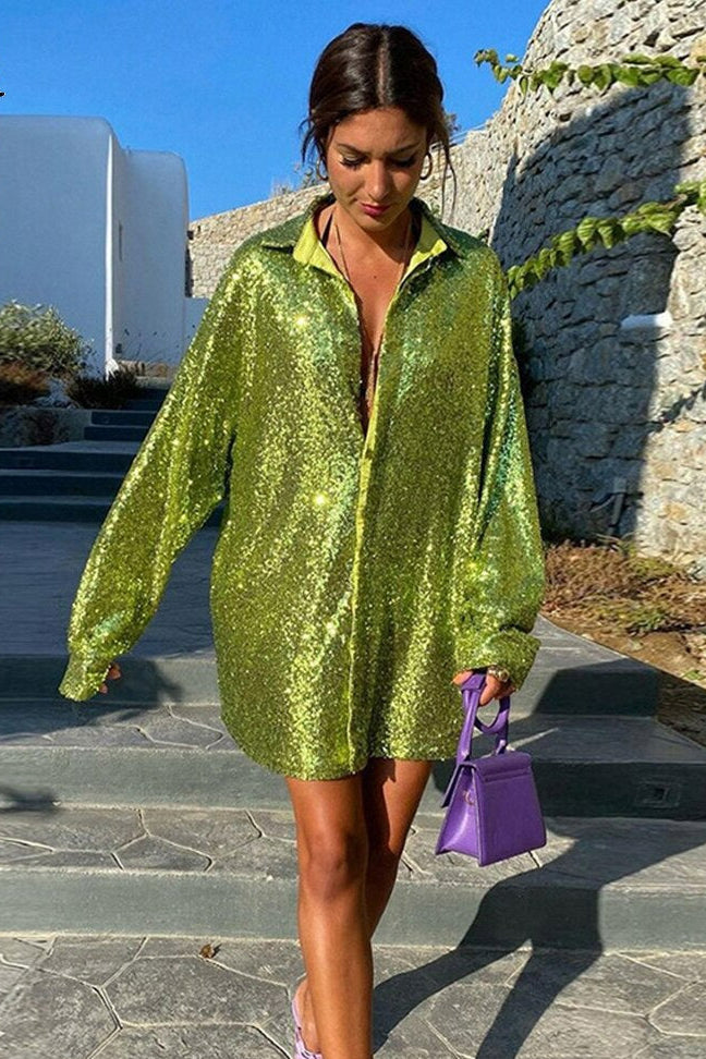 Blouse pour femmes avec ornements en sequins, col chemise, manches longues et fermeture à boutons