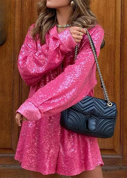 Blouse pour femmes avec ornements en sequins, col chemise, manches longues et fermeture à boutons