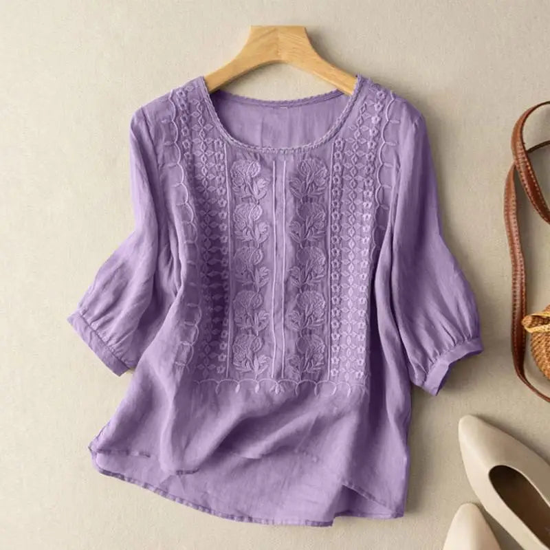 Blouse en chemise pour femmes avec encolure ronde, manches trois-quarts et panneau brodé