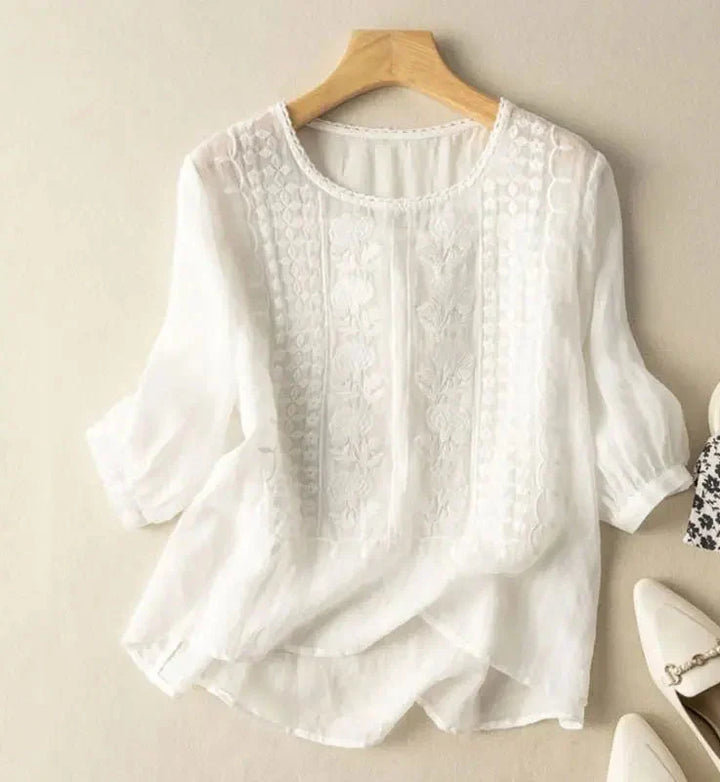 Blouse en chemise pour femmes avec encolure ronde, manches trois-quarts et panneau brodé