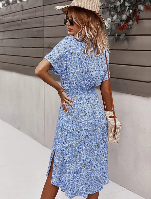Robe chemise pour femmes avec patte de boutonnage, ceinture à nouer, manches courtes et motif floral en longueur midi