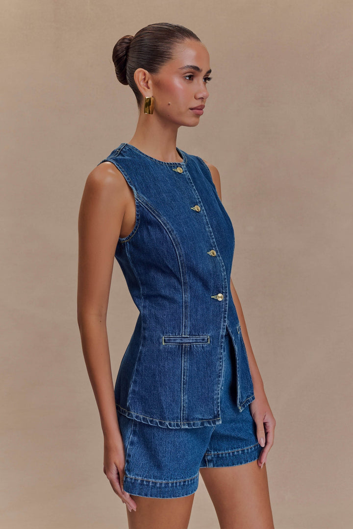 Ensemble en jean pour femmes avec gilet sans manches à boutons et poches, ainsi que short taille haute