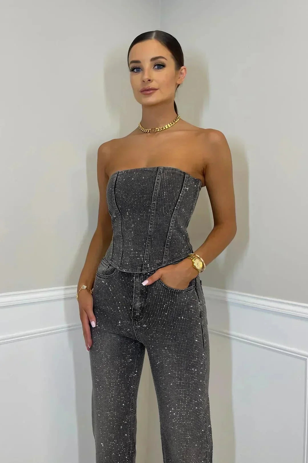 Salopette femme avec haut sans bretelles et poches latérales