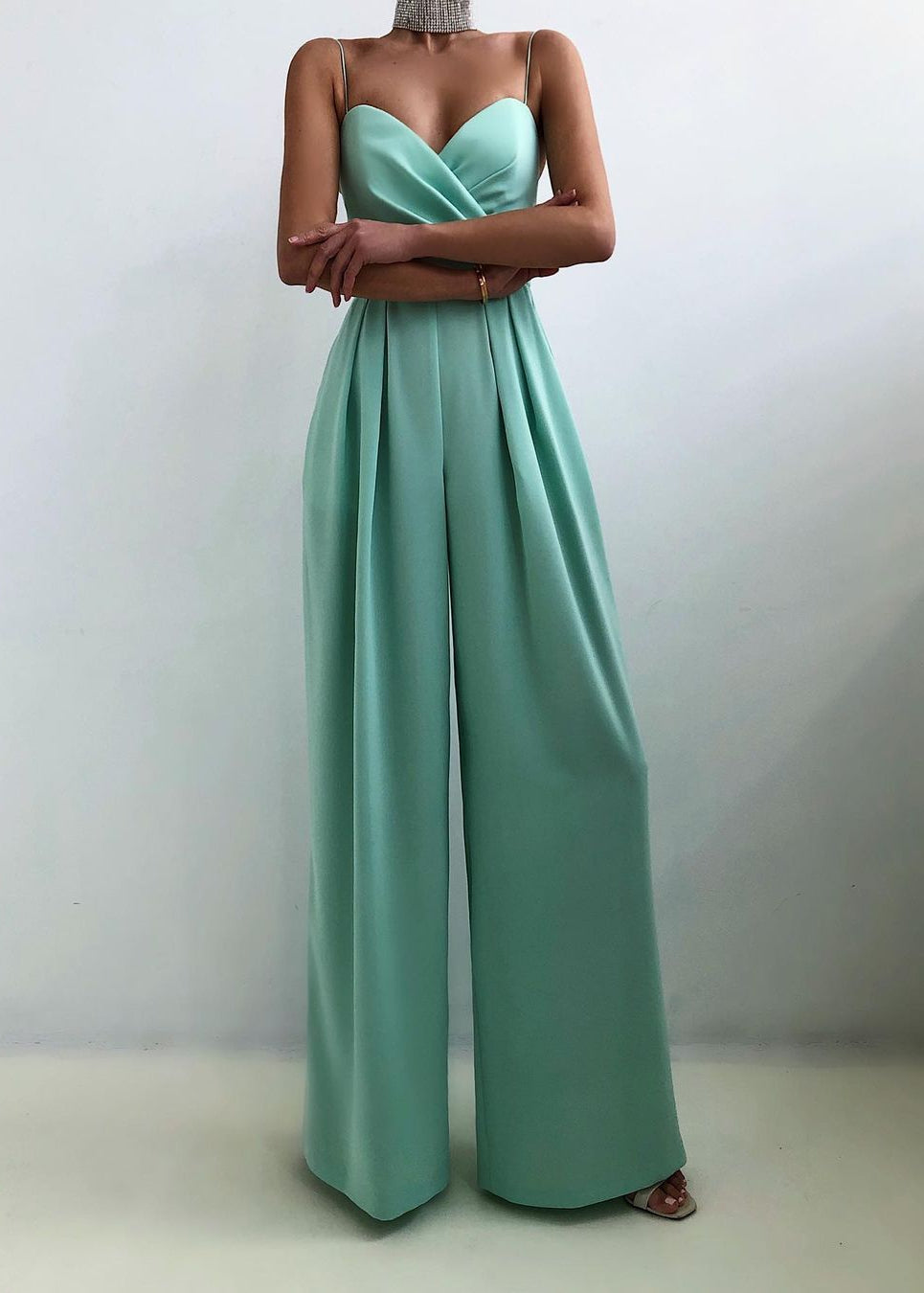 Combinaison Femme avec Top Croisé, Bretelles Spaghetti, Décolleté en Cœur et Pantalon Large
