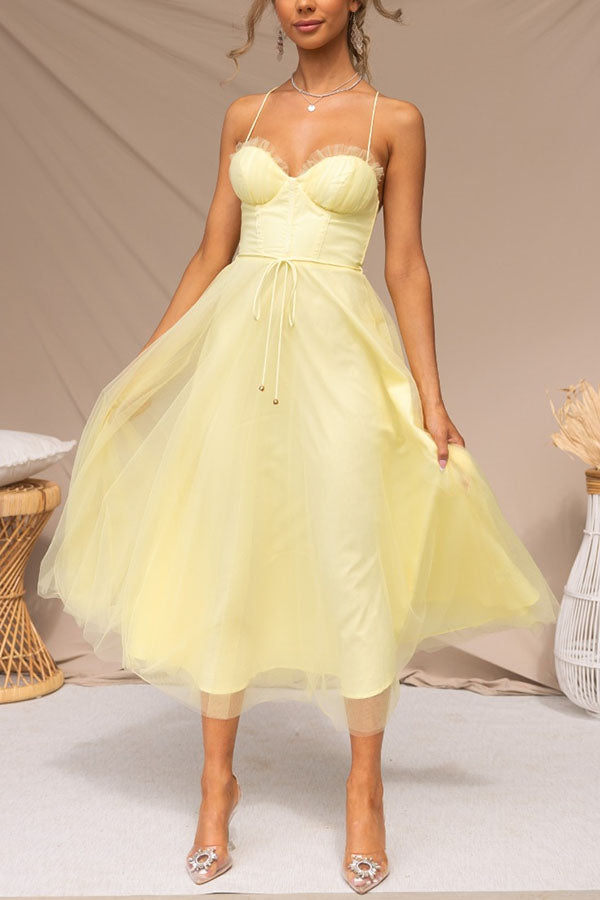 Robe midi femme avec décolleté en cœur et jupe en tulle