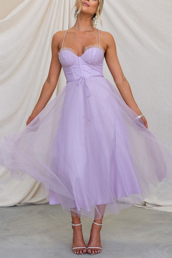 Robe midi femme avec décolleté en cœur et jupe en tulle