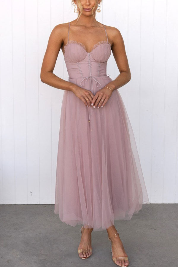 Robe midi femme avec décolleté en cœur et jupe en tulle