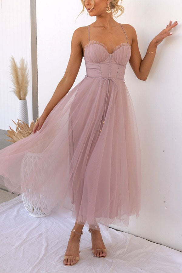 Robe midi femme avec décolleté en cœur et jupe en tulle