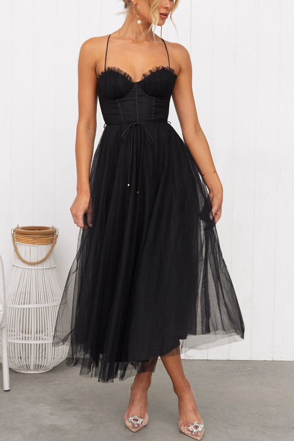 Robe midi femme avec décolleté en cœur et jupe en tulle