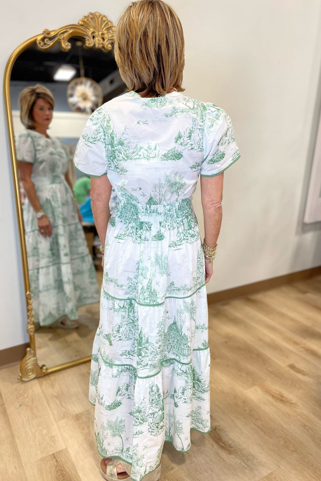 Robe Maxi à Manches Courtes pour Femmes avec Décolleté en V, Taille Froncée, Jupe à Volants et Motif Imprimé