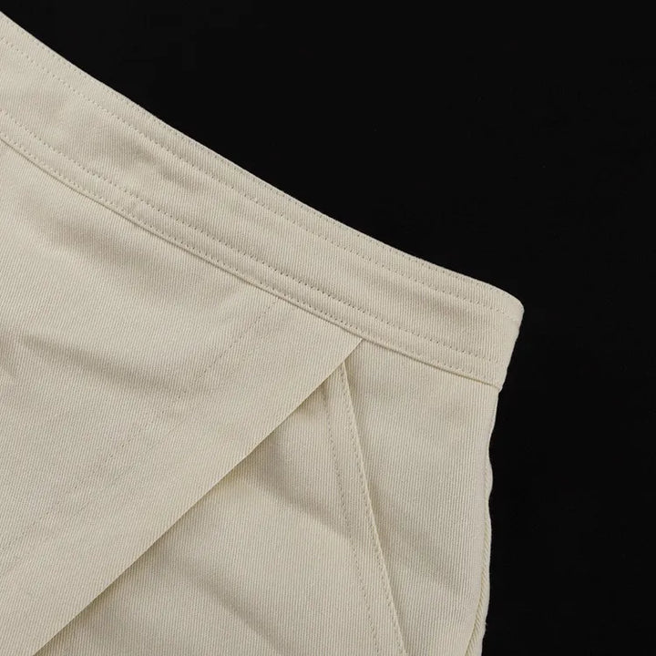 Ensemble de Shorts pour Femmes avec Col Rabattu, Manches Courtes et Poches Poitrine Surpiquées