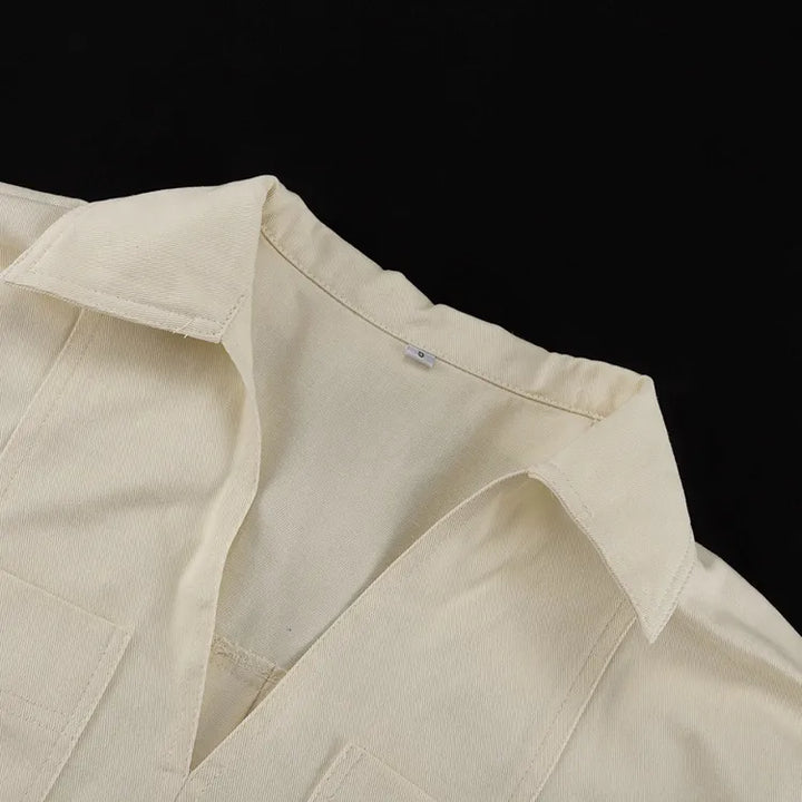 Ensemble de Shorts pour Femmes avec Col Rabattu, Manches Courtes et Poches Poitrine Surpiquées