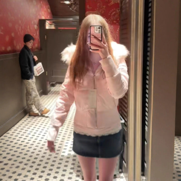 Veste courte matelassée pour femmes avec capuche en fourrure, fermeture éclair frontale et manches longues